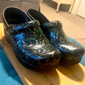 Dansko size 7